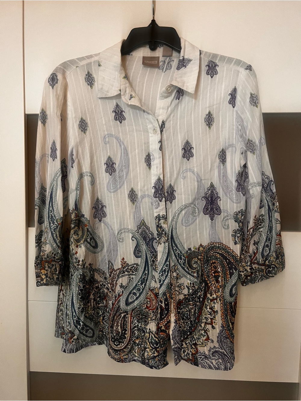 Chico's White Button-Front Top with Blue & Tan Paisley